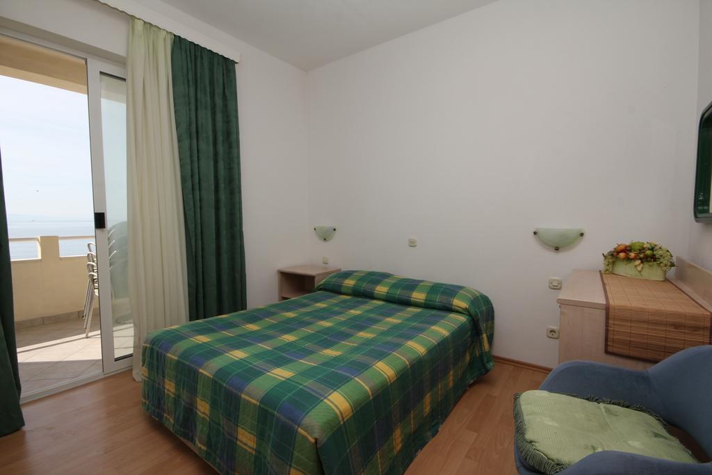 Apartments Adrion ドラスニセ 部屋 写真